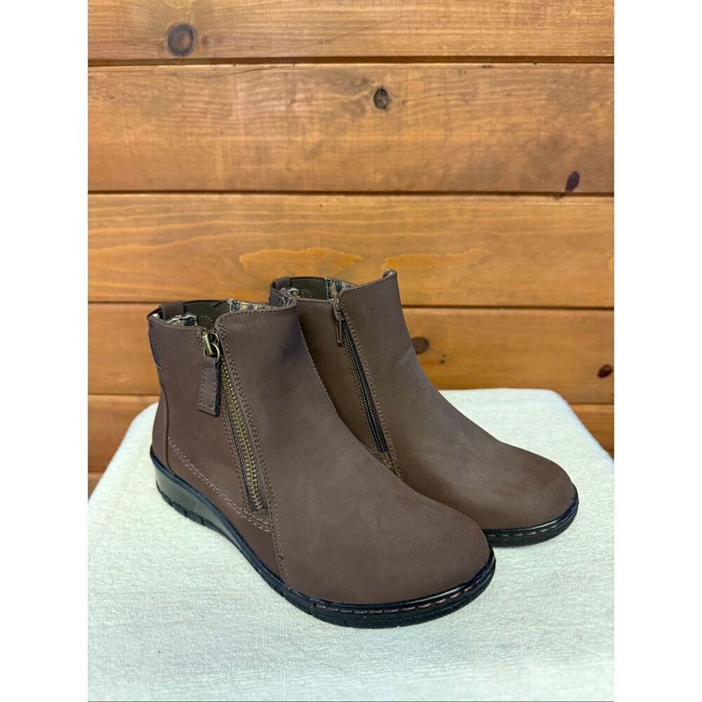 Easy Street Beam ankle booties Brown Sz 6.5 NWOT